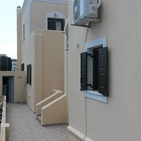 Vazeos Karterados (Santorini)